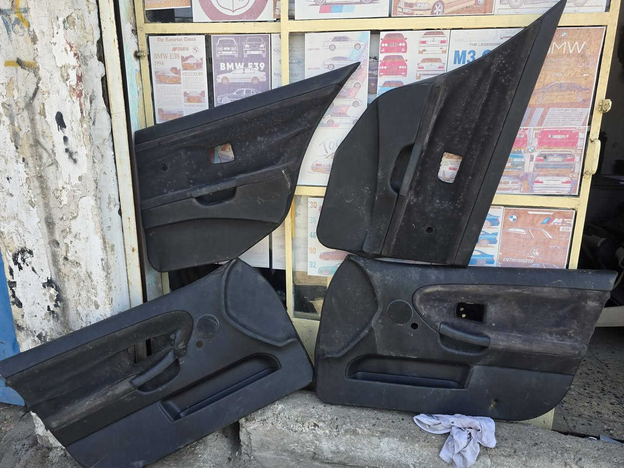 سلام عليكم 
ادوات BMW E36 
موصل صناعه الكرامه 
توصيل متوفر 
***********
٠٦٥١٥٠٨٠٠٦٥
اتصال ماسنجر واتس اب متواجد
