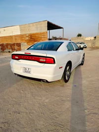 جارجر مديل 2011 كلين ستخدام شخصي بسمي  سياره بيه 3 قطع باردات بسيطه كف...