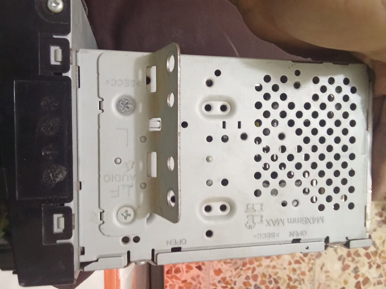 السلام عليكم مسجل سوناتا 2015 وارد امريكي اصلي مال سياره اصلي هو والدشبول ماله نضيف للبيع مكاني بصره دور الضباط ***********
