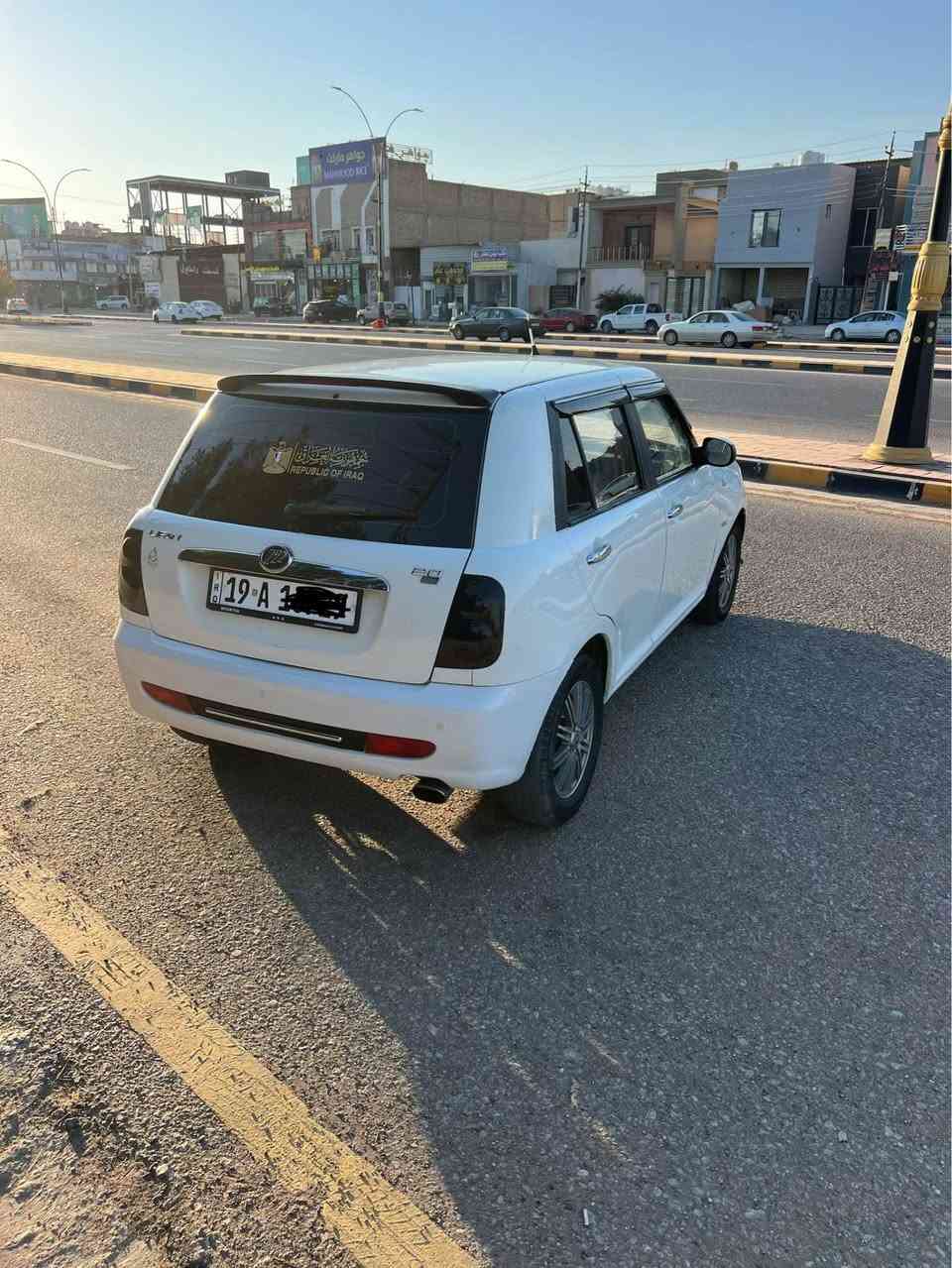 السلام عليكم 
ليفان ٣٢٠ موديل ٢٠١٣ رقم كربلاء انكليزي باسمي
سنويه ل٢٠٣٠ هزه ماساقطه بيها جاملغات اماميه مبدله
وبيها الهلالات الخلفيه صبغ كير وحداديه ومشط وبور جدد
محرك بي تبخير قليل لايتات عالي ناصي زنون عدسات احمر 
السعر ٣٥ وبيها مجال قليل مكاني نجف للاستفسار *********** النجف, العراق
