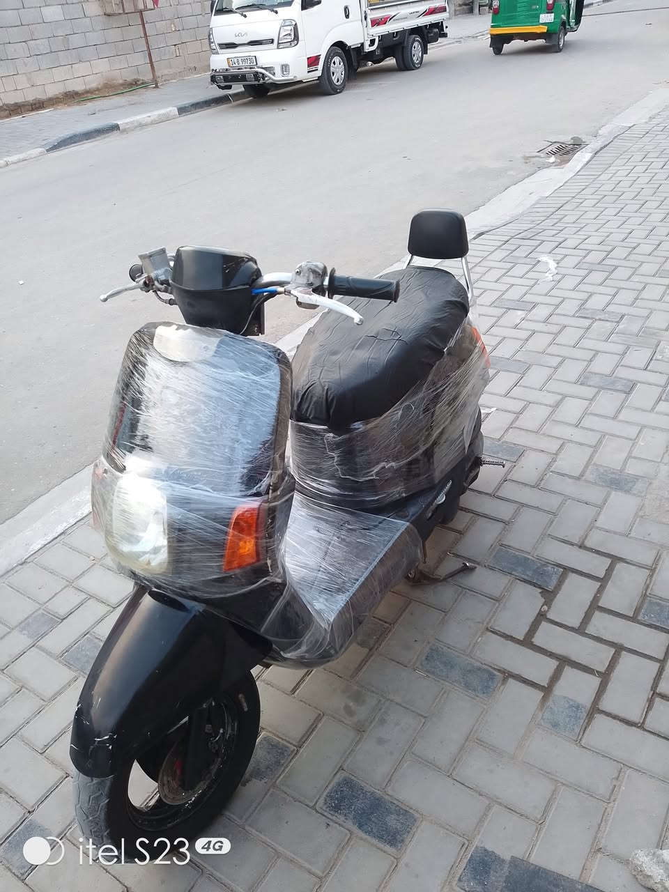 السلام عليكم ماكس بوليس البيع مفتوحه مراه وحده سلف كامل بس ناقصه دشلي هندر اشاير الايت وبك لايت كلهن شقالات سعره 475 وبيه مجال نتصال عله هاذه رقم *********** مكاني بصره تقاطع الكزيزه
