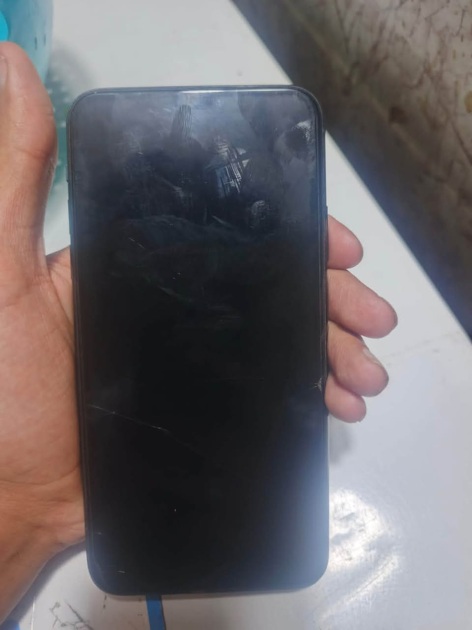 ايفون ١١ برو ماكس جهاز نضيف كلش مبدل فقط شاشه اصليه شحن ٨١ بطاريه ذاكره ٢٦٥  رقمي ***********  عارضه ٣٢٠

