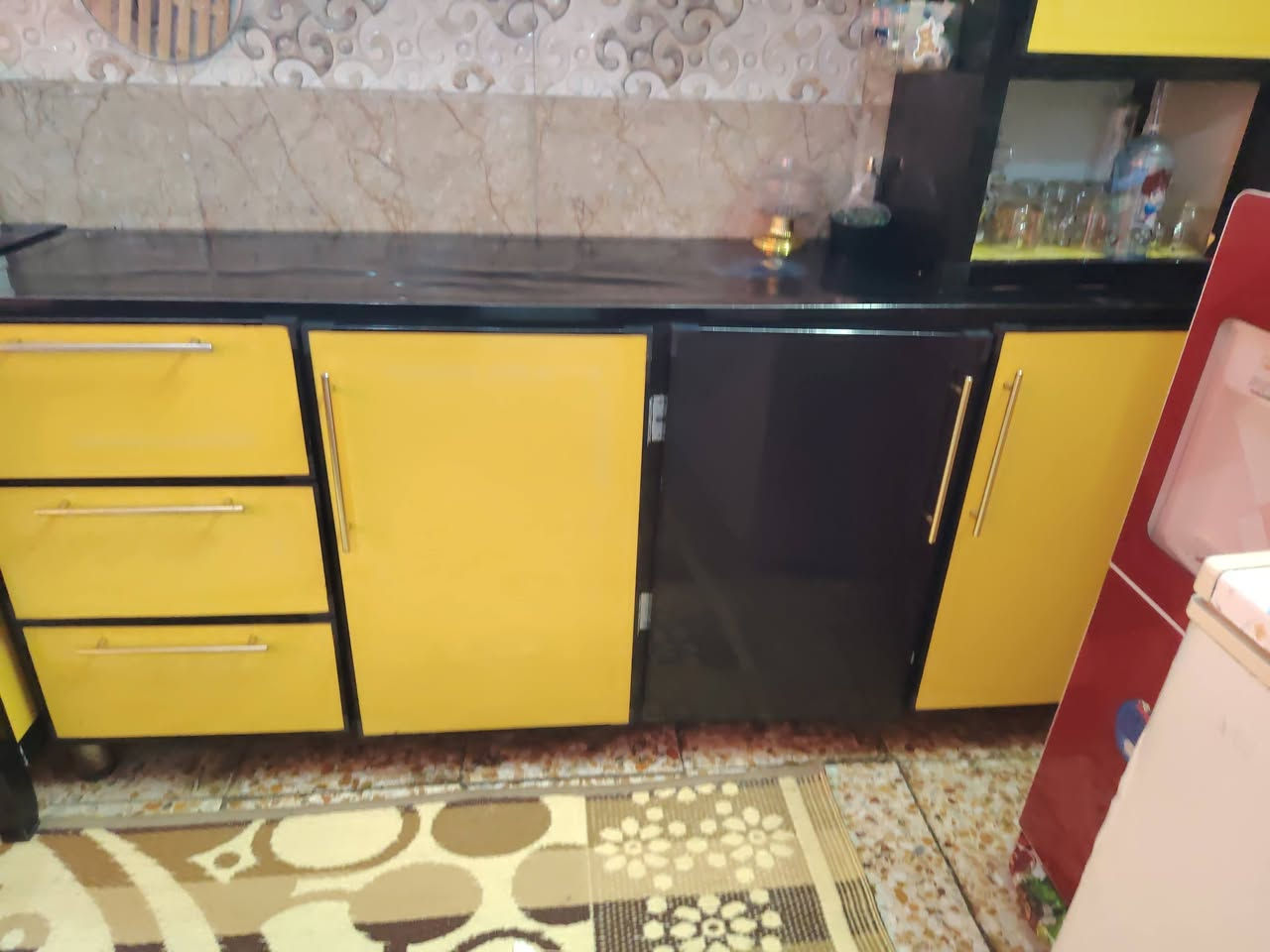 كاونتر تفصال نضيف ب٣٥٠ وبي مجال بسيط وتخم ١٠ مقاعد ١٥٠ وبي مجال وطباخ كله شغال عيون وفرن فوك وجوه بس العين البنص صخم هوه وساحبه ١٥٠ وجربايه ام نفر جديده ب٥٠ وصوميا ام نفر ٢٥ وبيهه مجال كراسي ٣ ب٢٠ ميز بلازمه جوزي ابو الجامه ب٦٠ وبي مجال وميز الخشبي ب٣٠ ودوشك نفرين ب٣٠ وكومدي ب٢٥ مكان بغداد البياع


**إذا كنت صاحب هذا الإعلان وتريد حذفه لأي سبب، رجاءا أرسل رسالة إلى الدعم الفني**