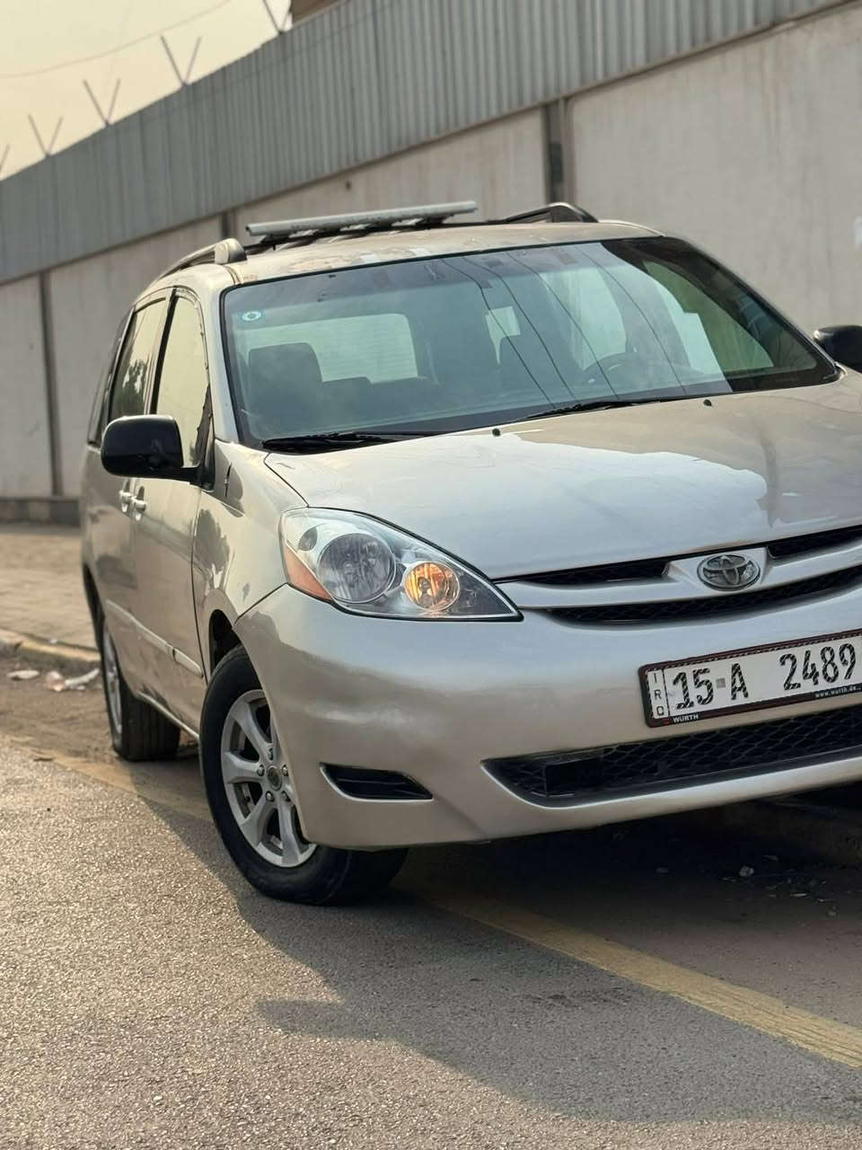 للمراوس فقط  ب سياره صغيره ...تويوتا سينا ٢٠٠٧....
رقم انبار مميززز انكليزي الجديد هزه سنويه كله جديد.....بسمي تحويل ثاني يوم.......

محرك ٦سلندر vvt ٣٥٠٠ نفسه مال افلون مبدل حاوية (جديد)
كير علي ادامة كاملة 
صدر كله جديد داريم شفتات كامل 
تبريد ٣قطع سياحي 
باتري جديذ كهربائيات كاملة
قاعده فيتبم كله جديد
السياره ربع دينار ماناقصها !!! 
داخل نضيف جدا 
تايرات جدد 
منضومة بانزين وتخم بلكات وادامة كامله للمكينه 
يعني الياخذها يشغل ويطلع وين مجان سياره ربع  دينار مناقصها 
وبالخير علياخذها ....
السياره مابيها ضربة ولامضروبه سابقا 
بيها صبغ فقط البنيد والدعاميه الامامية والخلفيه بسب الجراد 
وعندي صور قبل ماصبغها وهيه جارده ....
 سيارة مكلفتني هواي......
المكان بغداد جديده 
 *********** واتساب
