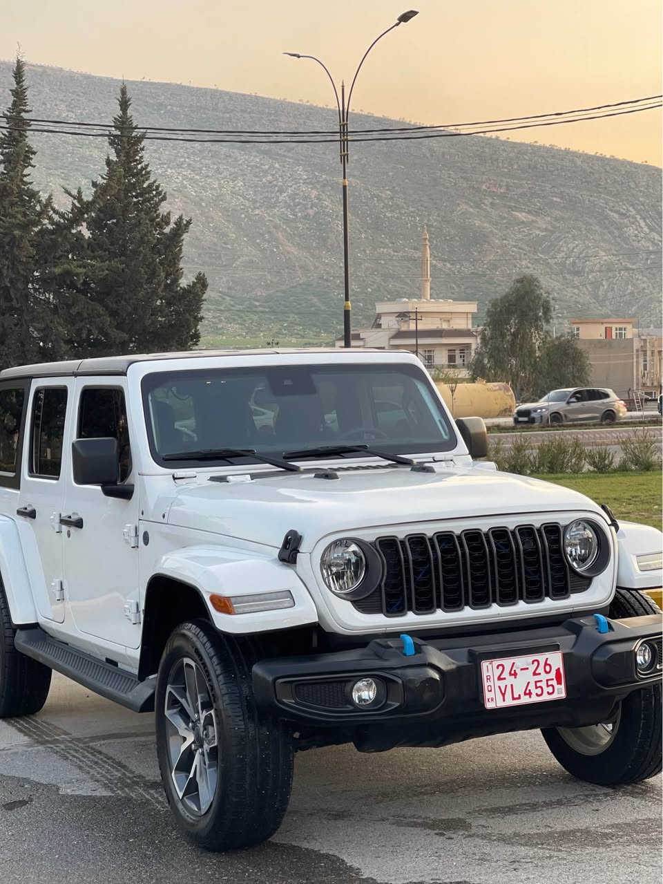 jeep wrangler 4xe 2024

السلام عليكم ***********
جيب رانكلر 4Xe 2024  وارد امريكي دخول جديد
اللون مرخوب ابيظ
تيربو + هايبرد + هجين شحن خارجي +بانزین
حجم المكينه : 2000 تيربو + ٣٧٥ هورس باور
المسافه المقطوعه : ٣٧ الالف ( مایل )
المواصفات 
1.جام کهرباء
2.بصمه 
3.رادار
4.دبل اكسل
6.شحن خارجي
سيارة بدون شاصي و داخلي بس ربع بوند صبخ 
 السيارة رقم كاتي .شمالي دخول ابراهيم خليل 
تفاصيل اكثر هذا رقمي تحياتي للجميع 
مكاني دهوك كورك واتس اب موجود. ***********
الشراي يتصل و بخدمتكم دهوك, العراق
