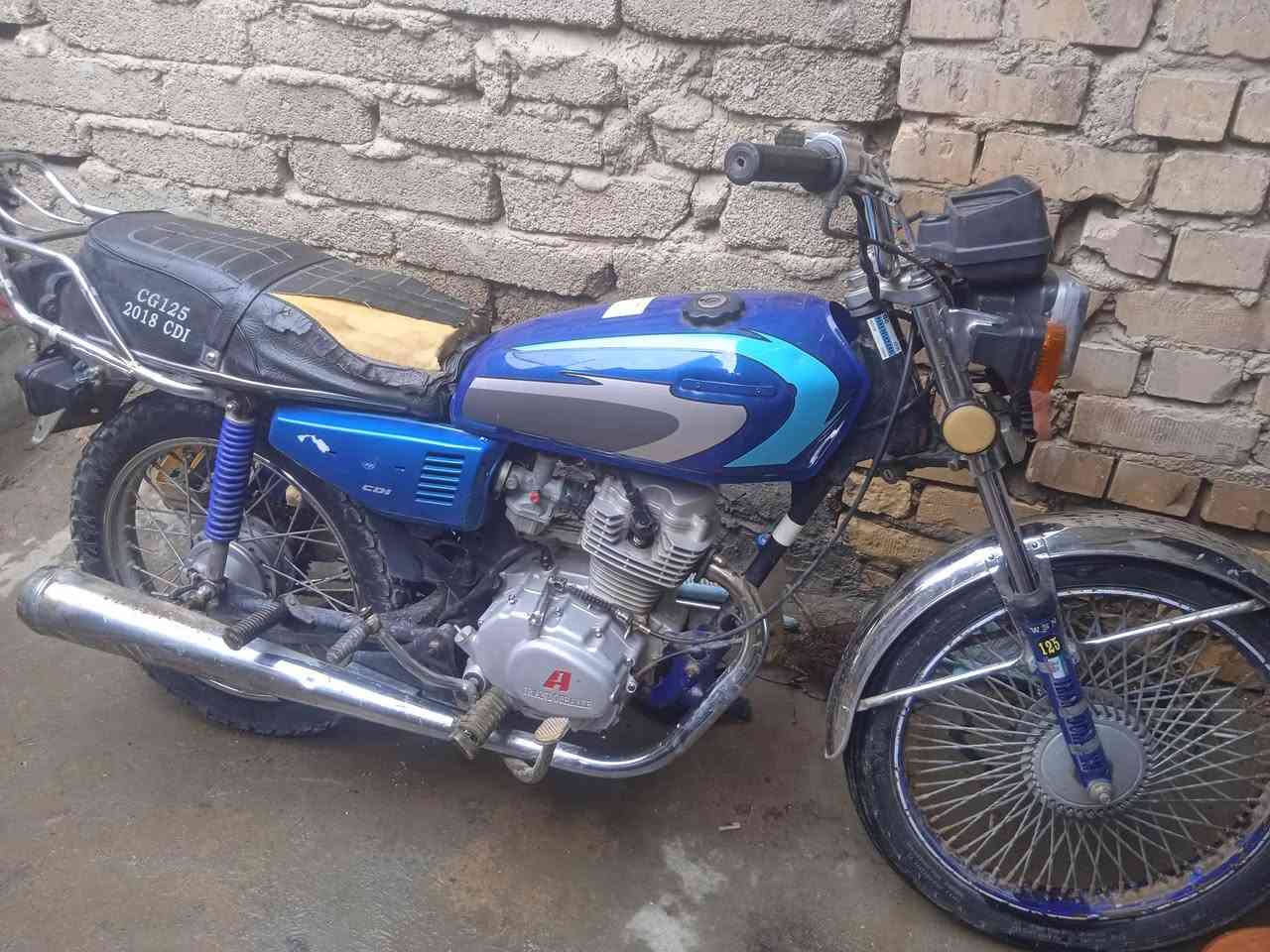 سلام عليكم دراجه للبيع مديل 18 اوراق اصولي السعر 500 وبيه مجال دراجه نضيف ***********
