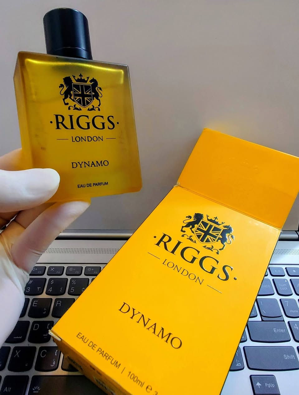 السلام عليكم
🔷 ️8 عطور مستخدمة رجالية 🔷️

🔷️ كلهن ب 60,000 الف ⬅️ سعر ثابت 🔷️

مع هدية معطر جسم من La'femme Belleza 🎁ايطالي 🇮🇹

🔴 عطر shadow من AJMAL 

الباقي من العطر / 40 مل ⚠️ ( حجم الزجاجة / 75 مل ) 

🔴 عطر DYNAMO من RIGGS LONDON 

الباقي من العطر / 85 مل 

🔵 رائحة العطر / سويتي 

🔴 عطر VIZZARI من Roberto Vizzari  

الباقي من العطر / 95 مل 

فرنسي 🇨🇵 

🔴 عطر creation DAWN من Baug Sons  

الباقي من العطر / 90 مل 

🔵 بديل للماركة Fahrenheit من Dior

🔴 عطر BEAU acute من ARMAF 

الباقي من العطر / 80 مل

🔵 بديل للماركة FIERCE من Abercrombie & Fitch 

⚠️ للملاحظة / بخاخ العطر مكسور 

( يستخدم العطر عن طريق السكب باليد ) 

اصدار فرنسي 🇨🇵

🔴 عطر CALIBER 12 من JEANNE ARTHES 

الباقي من العطر / 95 مل 

🔵 بديل للماركة WANTED من AZZARO 

فرنسي 🇨🇵

🔴 عطر BLUE VETIVER MOLOKO 

من Fragrance World

الباقي من العطر / 90 مل 

🔵 بديل للماركة VETIVER MOLOKO من EX NIHILO 

🔴 عطر SYMBLEM DELUXE ABSOLU 

من PARFUM DELUXE  

الباقي من العطر / 90 مل  

🔵 بديل للماركة EMBLEM ABSOLU من MONT BLANC 

⚠️ بالنسبة للسعر 

⬅️ أسعار تصفية للمستخدمات خصم للنصف وأقل 

⬅️ لذلك سعر ثابت ب 60,000 الف

⚠️ جميع العطور اصلية 

للحجز راسلنا على الخاص ✅✅✅


**إذا كنت صاحب هذا الإعلان وتريد حذفه لأي سبب، رجاءا أرسل رسالة إلى الدعم الفني**