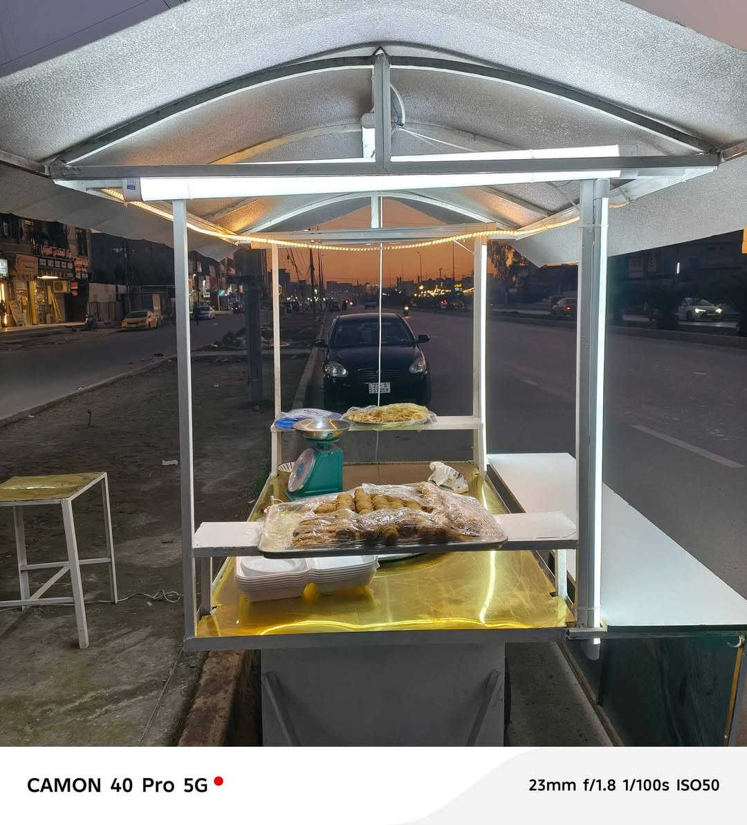 سلام عليكم للبيع عربانه نضيفه وكامله اناره شمعات لد ونشره وقمريه وبيها فتحتين ليريد يشتغل بيها لبلبي وبيها مخزن نضيفه جدا وموضحه امامكم بل صور العنوان بغداد ا الشعب رقم الهاتف***********
