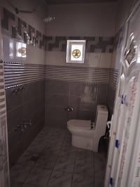 دار للبيع • ١٠٠م • شارع الكرامة