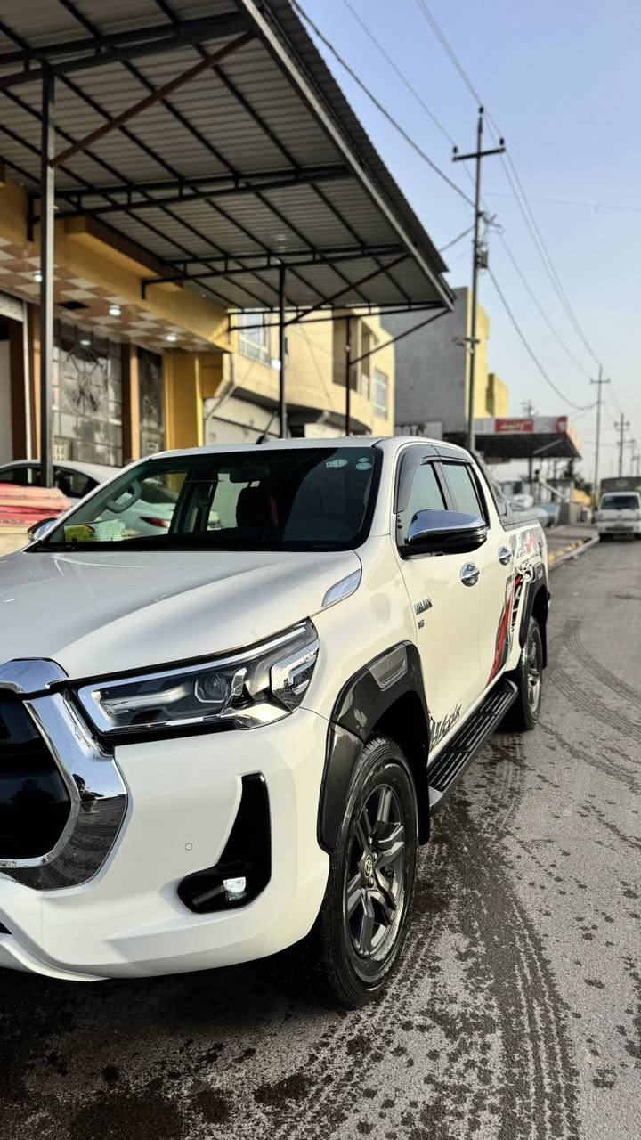 بيكم تويتا موديل /2022//6سلندر بصمه تشغيل سته سمعات شحن وايرلس شاشه كبيرها بوند جكات كشن حار بارد داخل احمر ماشي 120/الف بيه كارت جاملغ الخلفي فقط تلفون ***********/***********
