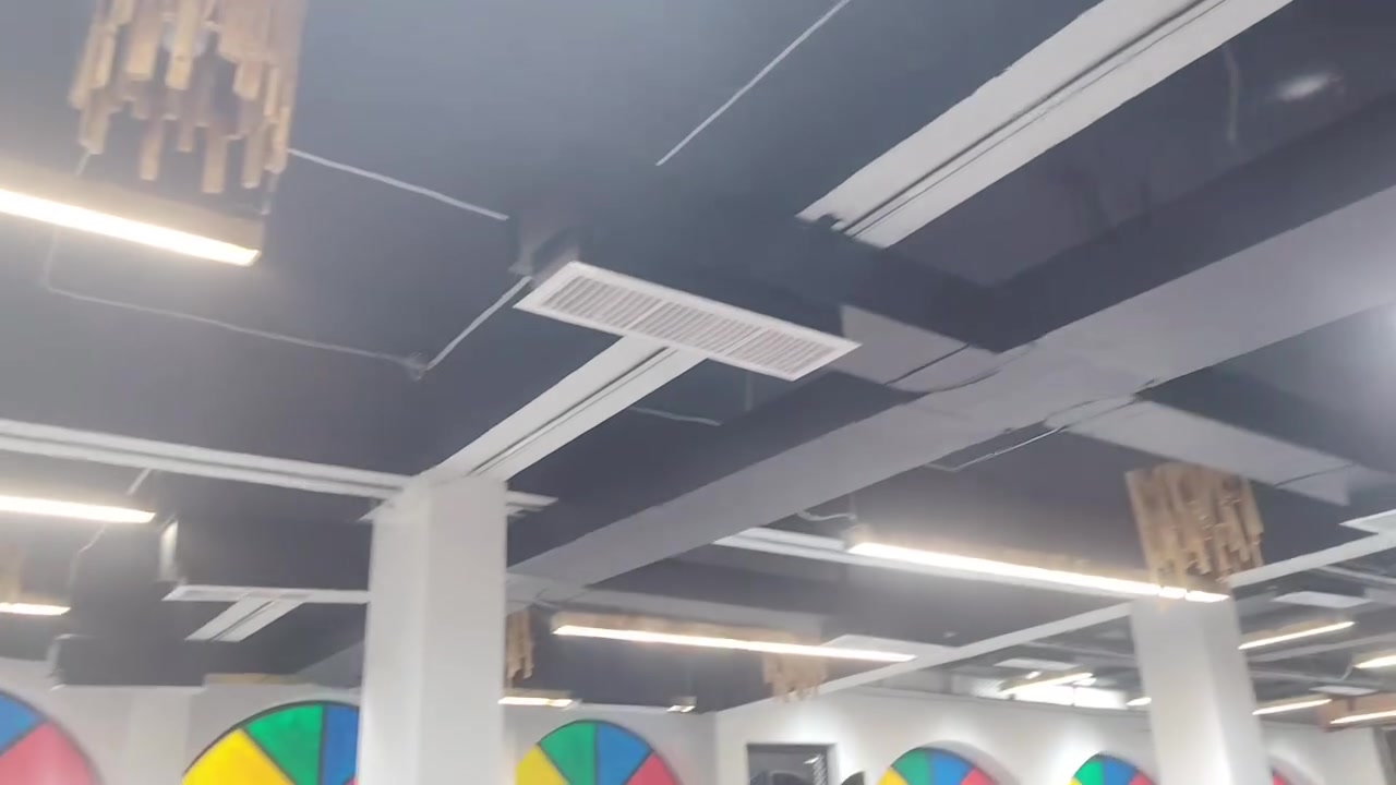 سلام عليكم عمل دكتات الهواء تبريد مركزي شغل هندسي انطيك اول فتحه واخر فتحه نفس الهواء
***********
***********

