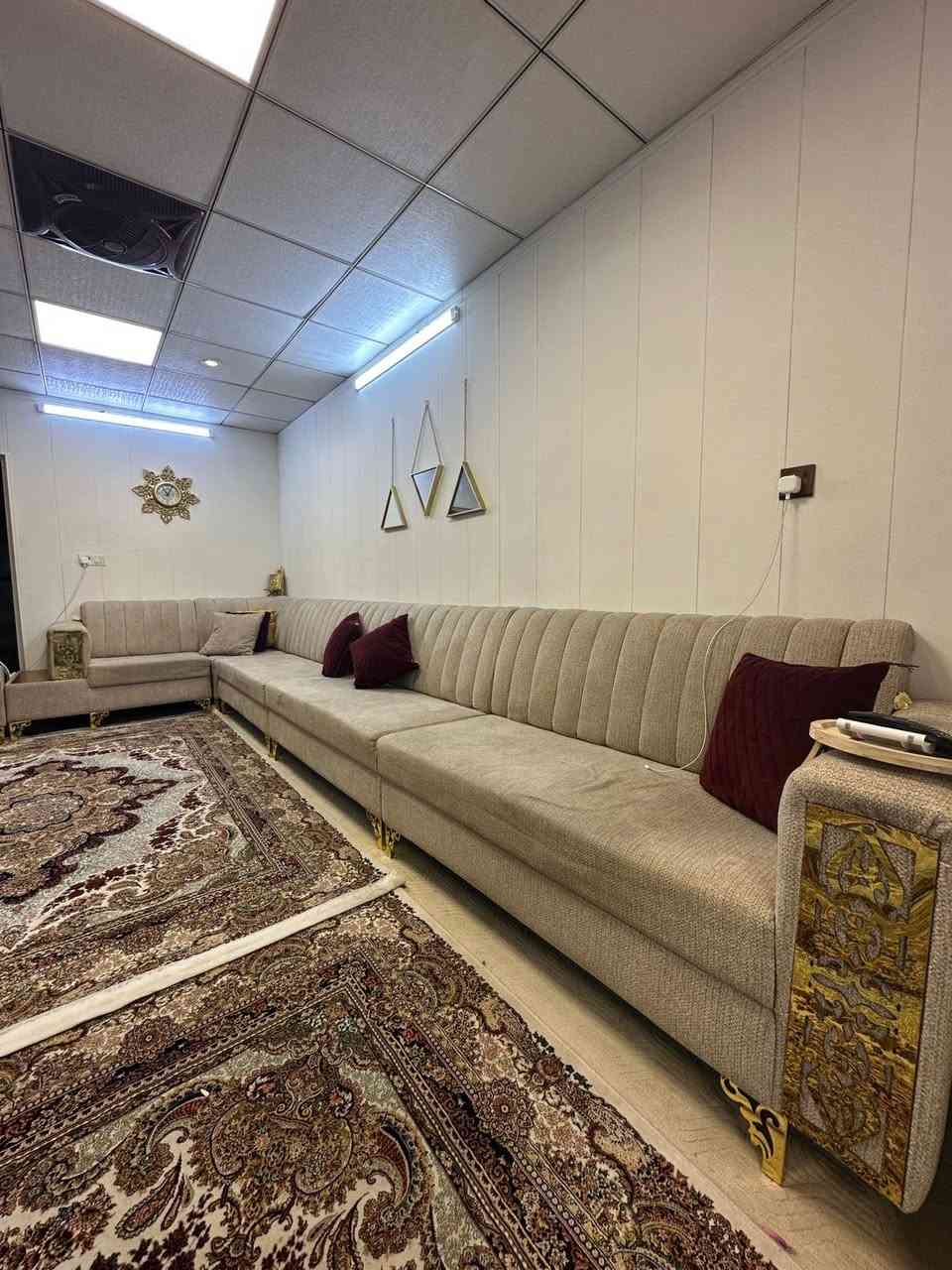 ميز طعام ٦ كرس  مرمر
ميز تلفزيؤن كل اخراض نضيف  مي بل مي
قنفه حرف ال ٧ متر


**إذا كنت صاحب هذا الإعلان وتريد حذفه لأي سبب، رجاءا أرسل رسالة إلى الدعم الفني**