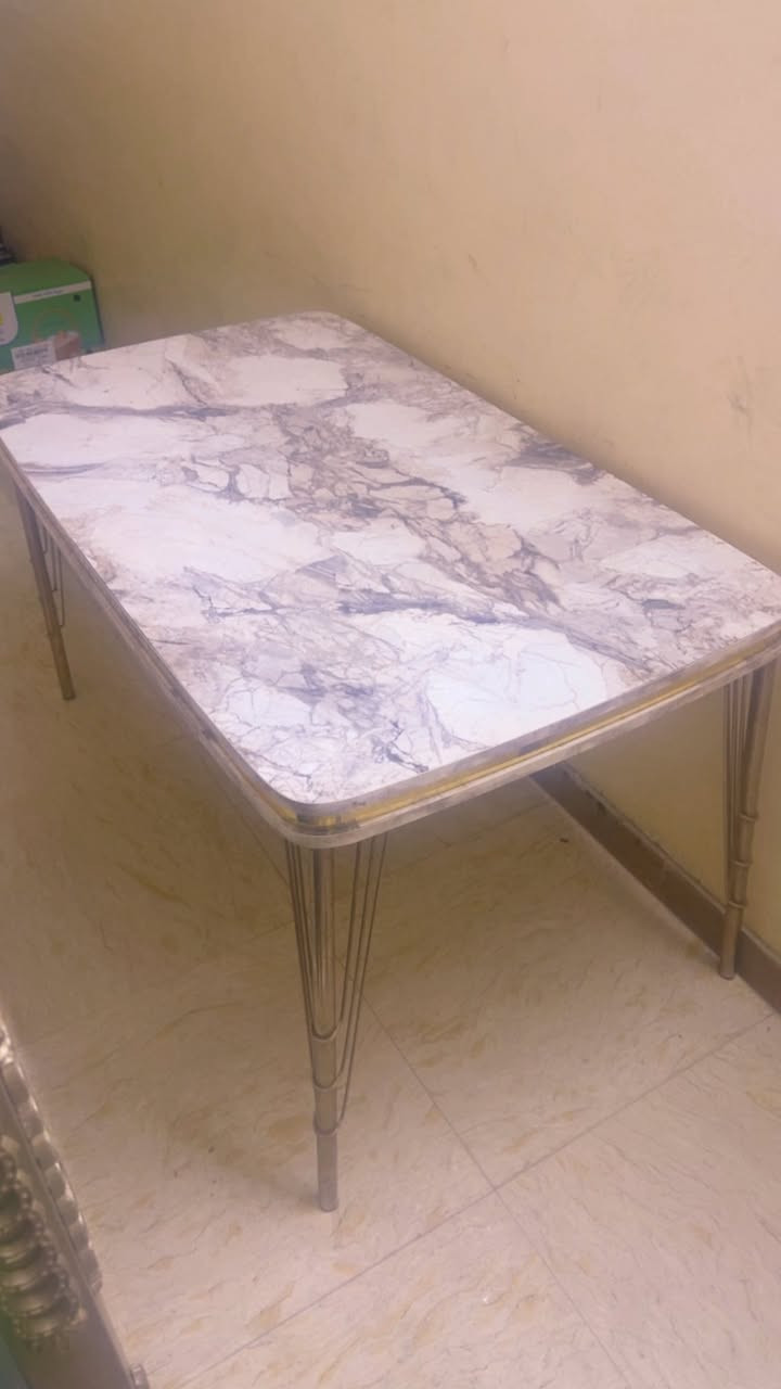 ميز طعام ابو ٦ كراسي للبيع فقط الميز 
ب٥٠


**إذا كنت صاحب هذا الإعلان وتريد حذفه لأي سبب، رجاءا أرسل رسالة إلى الدعم الفني**