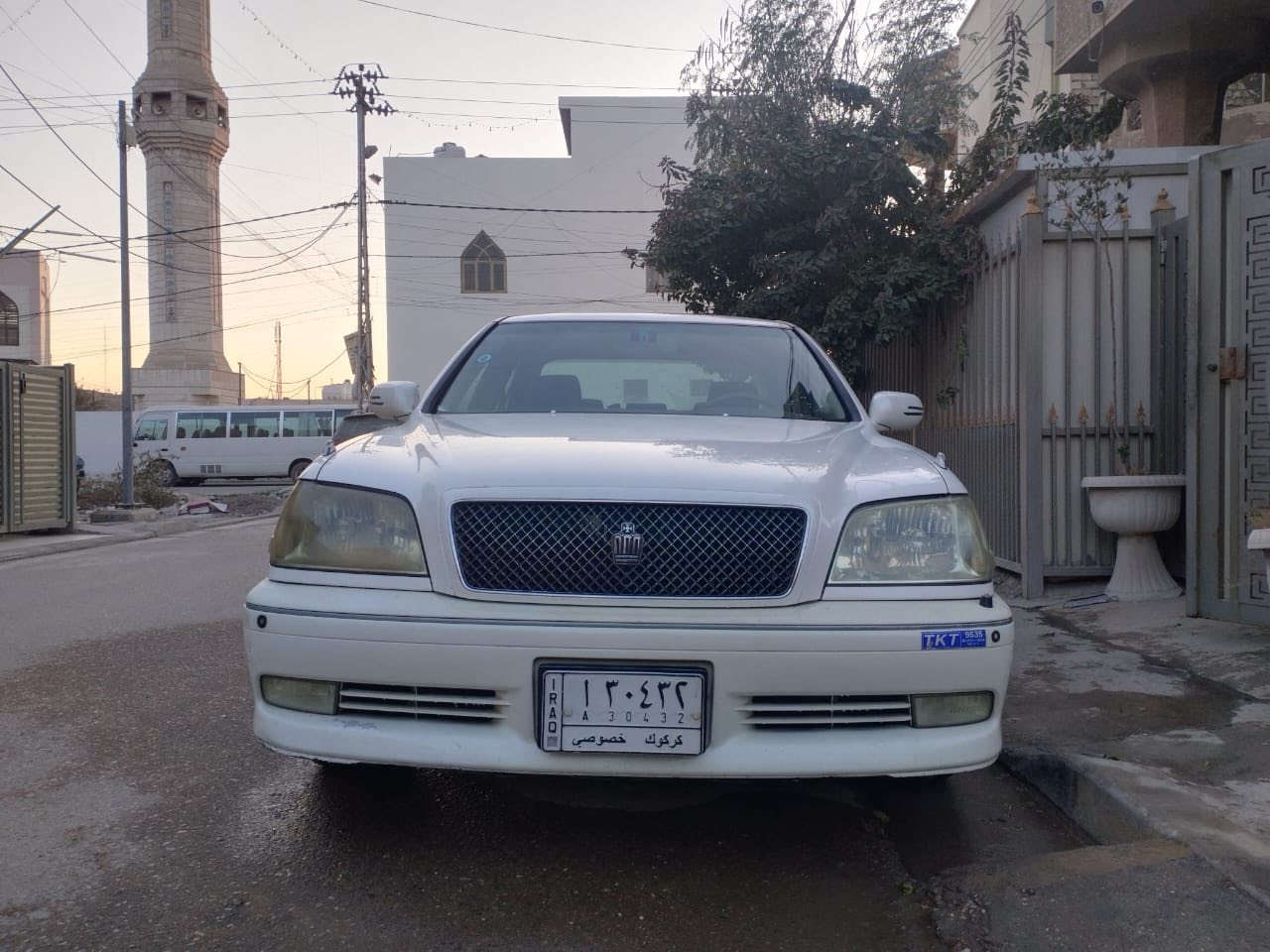 كراون 2003 اربع دكم للبيع
السلام عليكم
كراون 2003 اربع دكم فول ما عدا الفتحه
محرك ديفور الجبير 3.6
مواصفاتها معروفه حساسات امامي خلفي ثلاجه برده والخ.. حتى كاميرات جانبيه بيها
تحوير نجف كامل عارف العيساوي
ومغلفه جلد الارضيات للحفاظ عليها 
سياره حلوه ما ناقصها شي 

ماشيه 160 الف
مكان السياره بغداد

السياره باسمي تحويل ثاني يوم شرط تستلم سنويه باسمك، وارقام السياره قبل كم يوم سويتهن الانكليزي الجديد موجود اخر صوره

السعر 140 ورقه وبي مجال

للاستفسار اكثر ***********
