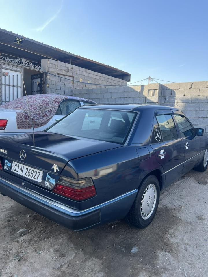 مارسدس دب محرك بلادي 6 ستندر عنكبوت مديل 1989 صبغ جمالي سياره جاهزه رقم بغداد سياره نضيفه تخم تاير سنويه بسمي العنوان البصره الدير رقم الهاتف ( *********** )
