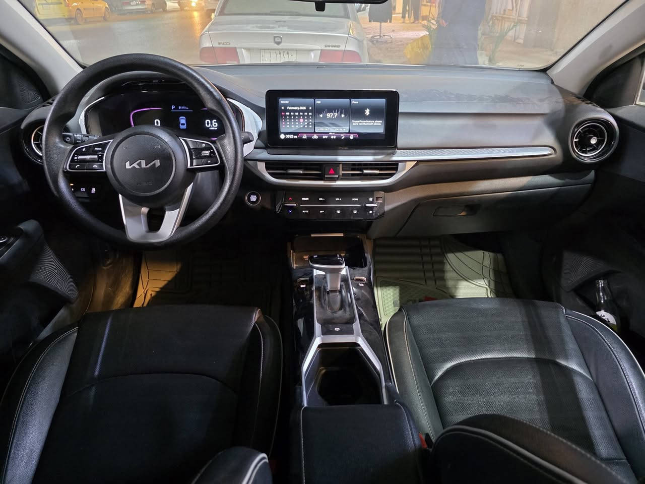 السلام عليكم
للبيع كيا كي ثري K3 خليجي موديل 2024 كفاله عامة جديدة جدا على وضع الشركة 
رقم اربيل 
ماشية 26الف 
مواصفات 
بصمة 
فتحة سقف
لايت لكزز 
بك لايت LED
حساسات أمامي خلفي 
كشنات جلد 
مري طي 
تبريد قطعتين 
كامرة خلفية 
اربع ويل كب 
بعد هواي مواصفات ما ذكرتهم 
رقم ***********
مكان السيارة نجف الاشرف
