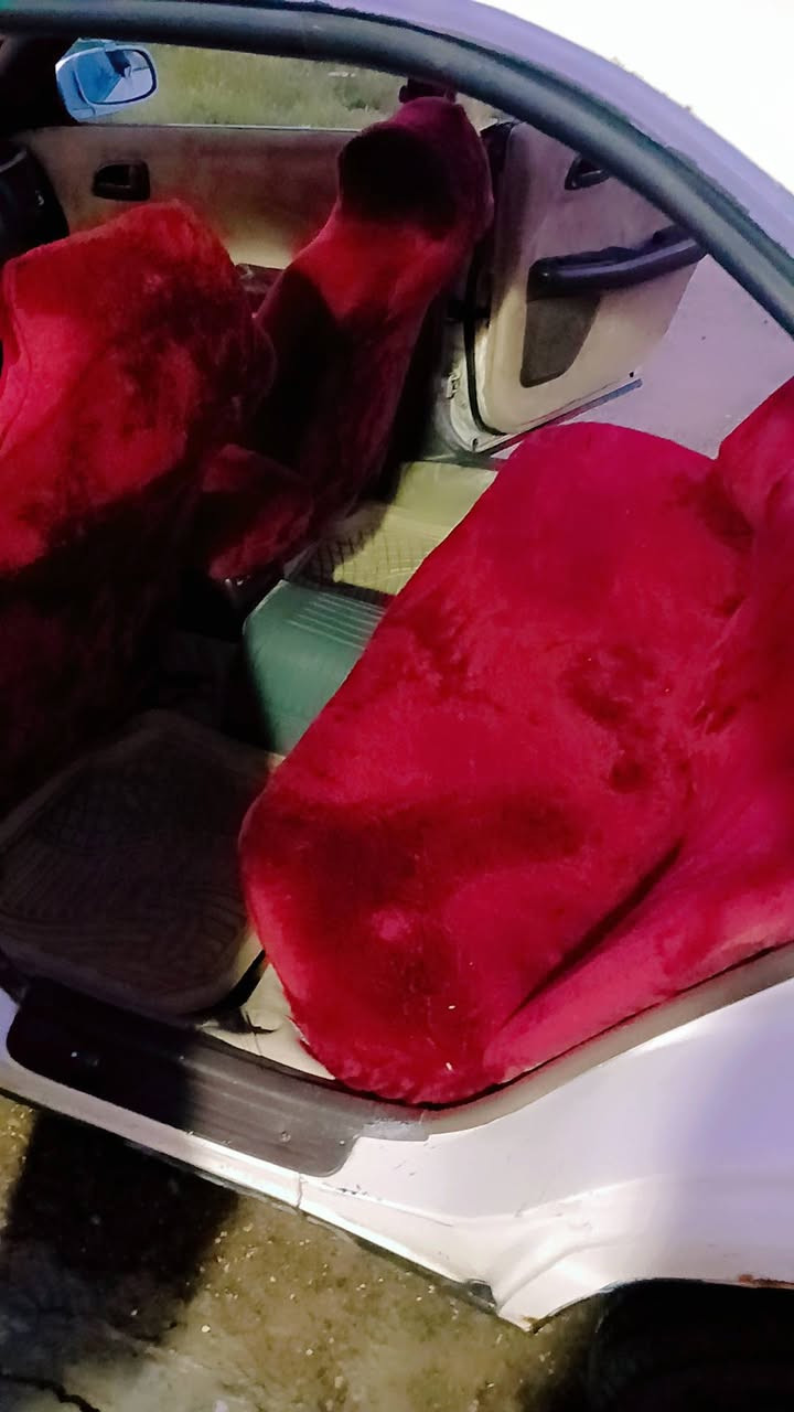 سياره شيزر مديل ٢٠٠٠ جاهزه من كلشي كير او مكينه مكفولات تبريد خير من الله حداديه جديد سياره حلوه كلش تخم تاير جديد للبيع السعر ٥٥$ او بيها مجال للتصال على الرقم *********** او الماسجنجر مفتوح
