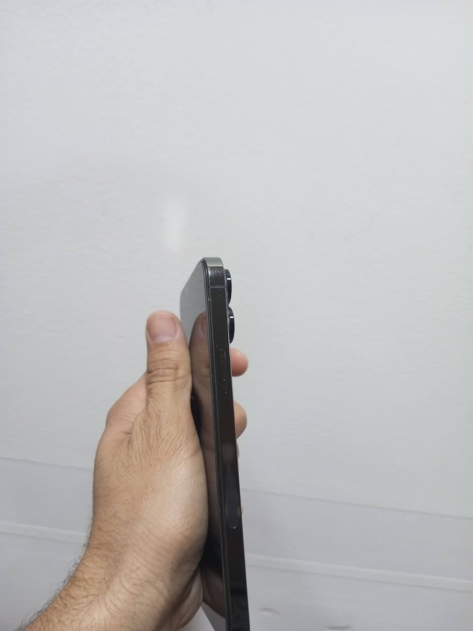 السلام عليكم 
13 برو ماكس شرط ما بي جلخه 
ذاكره 256 تك سيم يدعم شريح الكتروني يعني دبل سيم 
بطاريه 88 شرط قطاره بال شحن لحد يصير فيلسوف براسي يكول مصعد بلادي مبدل شاشه اصليه شرط احسن نوعيه السعر 475 وبي مجال مكاني موصل حي البكر شراي اتصل *********** بي واتساب خاص مفتوح
