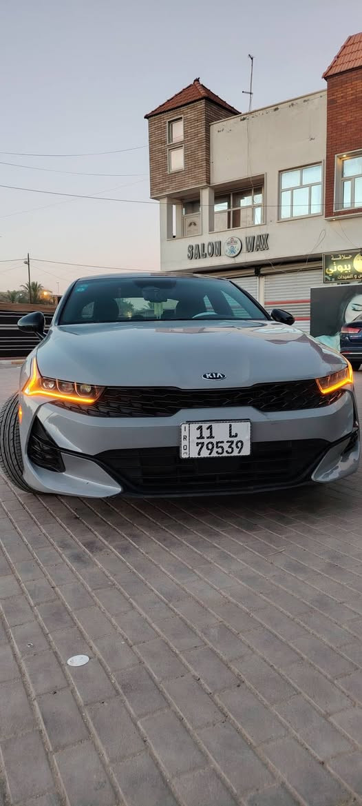 السلام عليكم
🔥 للبيع كيا K5 GT-Line موديل2021 🔥

📍 رقم بغداد 📍 الممشى: 90 ألف  فقط 📍 لون أسمنتي مميز 📍 دفع امامي  (AWD)

المواصفات: ✅ تشغيل عن بعد ✅ دخول ذكي وترحيب ✅ تنبيه اصطدام أمامي ✅ تنبيه مغادرة المسار ✅ كاميرا خلفية ✅ شاحن وايرلس ✅ منافذ USB ✅ مانع انزلاق ✅ مقاعد جلد  ✅ جام أوتو ✅ نظام مراقبة ضغط الإطارات (TPMS) ✅ شاشة تدعم Apple CarPlay و Android Auto ✅ مصابيح LED ✅ 5 وضعيات قيادة: SPORT / CUSTOM SNOW / SMART / NORMAL

🔹 السيارة ليبل واحد 🔹 حادث السيارة كسر بل دعامية ونفسهة مصلحيهة 🔹 اللغود والشاصي كفالة 🔹    (بجم كبس) 🔹 بدون دواخل 🔹 بيها بارد قطعتين خفيفات جداً

سيارة نظيفة ومواصفاتها عالية وجاهزة للاستخدام.

📲 للاستفسار واتساب: *********** 

💰 السعر: 17000 دولار
