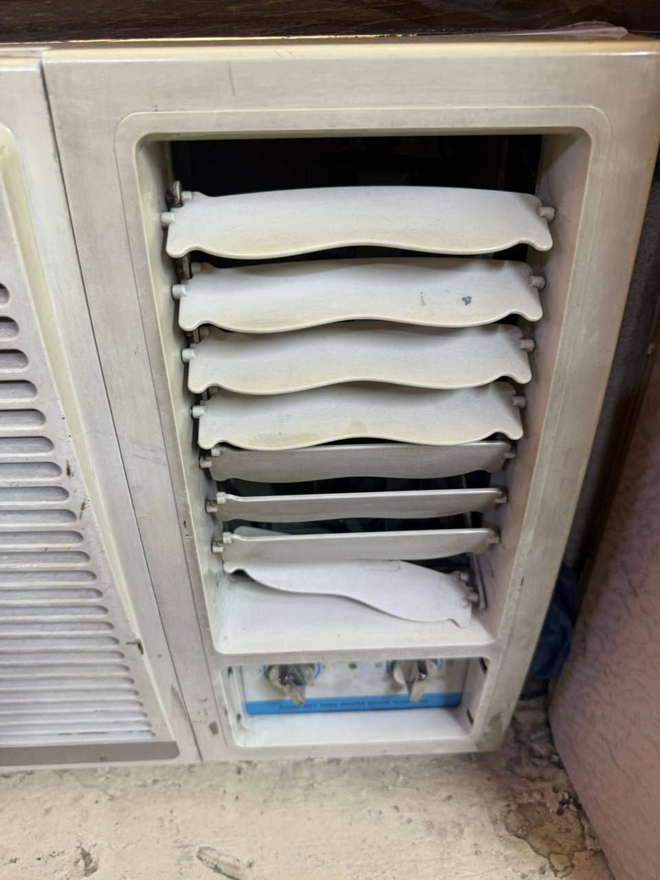 مكيفات عدد 2 للبيع بغداد حي العامل ب200 الواحد وبيهم مجال حك


**إذا كنت صاحب هذا الإعلان وتريد حذفه لأي سبب، رجاءا أرسل رسالة إلى الدعم الفني**