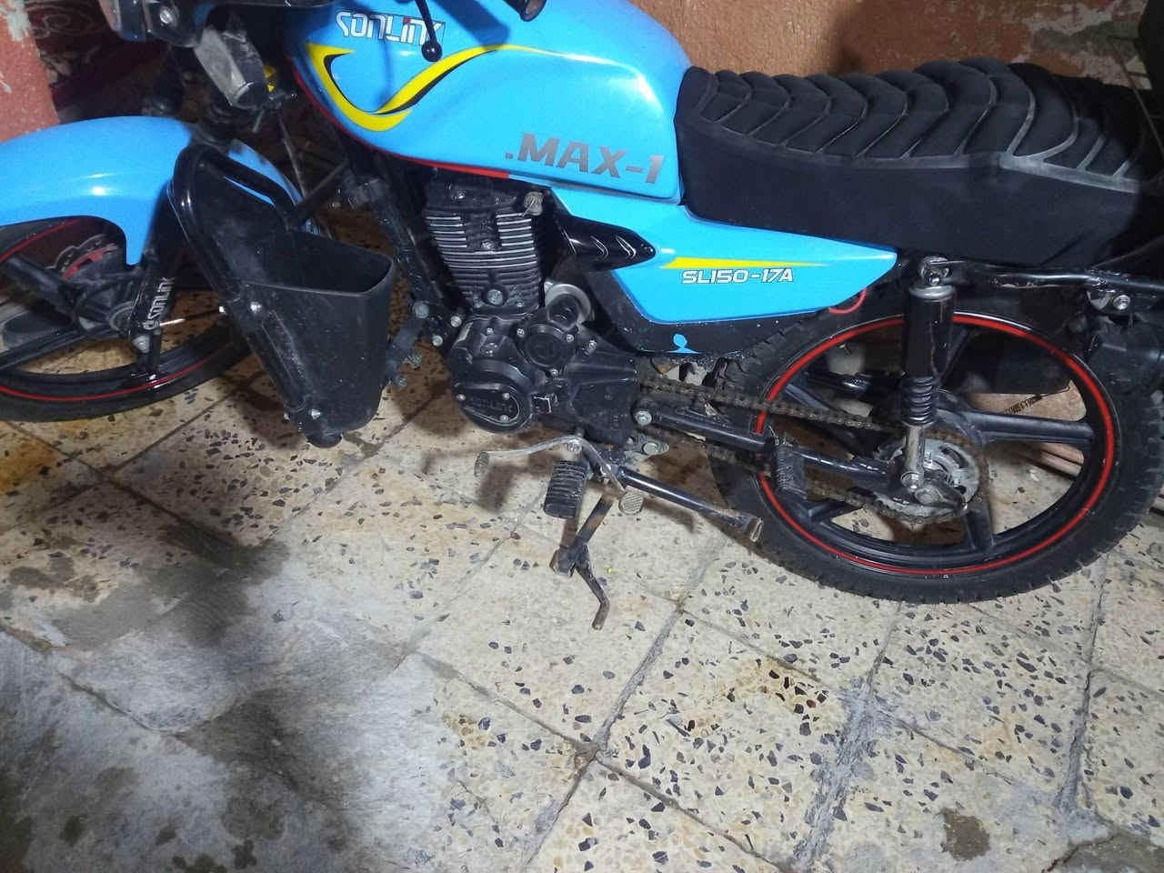 السلام عليكم شباب دراجة سونك ماكس وان كفالة عامة الدراجة أحله من الصورة ليريد يتصل على الرقم وانطي تفصيل ***********
