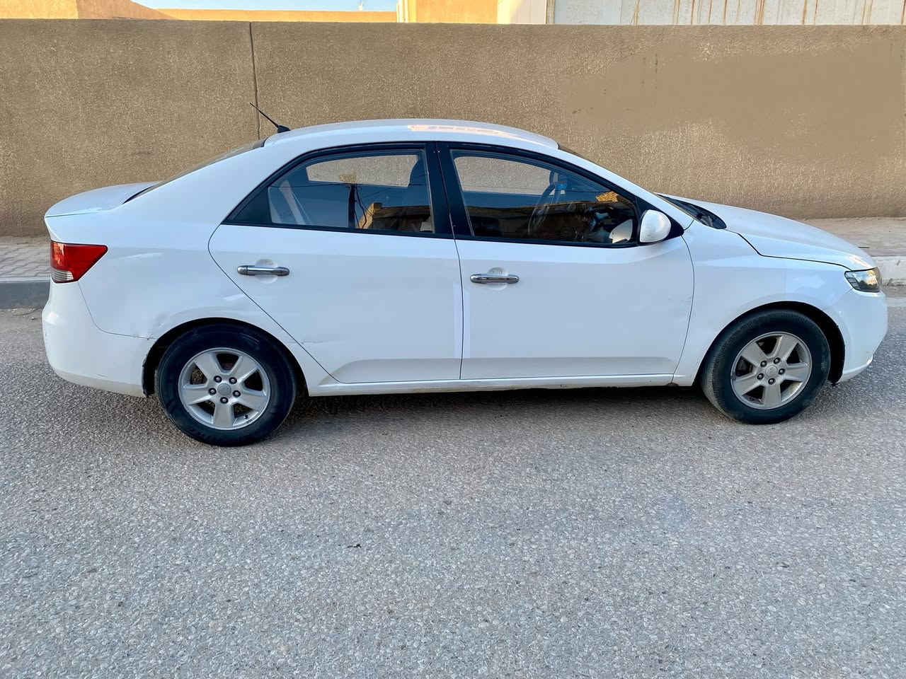 كيا سيراتو 2012
مبدل مكينة جديده 
مسوي إلها ادامه جديده بالكامل 
4 قطع مصبوغات فقط
السعر 88 بيها مجال قليل 
المكان / كربلاء - طويريج 
للاتصال ***********
