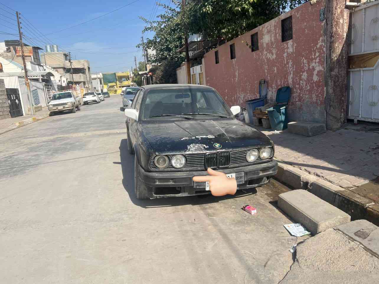 سلام عليكم زعره تك باب للبيع ما اندل راعيه                   ابيعلك بدون تحويل سياره ما ناقصه شي                                                كير محرك اكسل خير من الله غرفتها كدام العين 
سعر 22 وبي مجال مو شراي لا تخابر 
رقم بغداد السيارة سنويه عاج مشروع موازي 
رقم تلفون فقط واتساب ***********
مكاني كركوك
