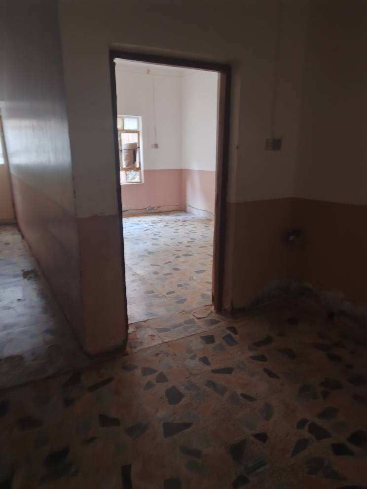 السلام عليكم 
بيت البيع 
حي اور قرب سيد صدام 
مساحه 200
يتكون من غرفتين صاله مطبخ وصحيات خارجيه استقبال 
الرقم *********** آفاق, القادسية
