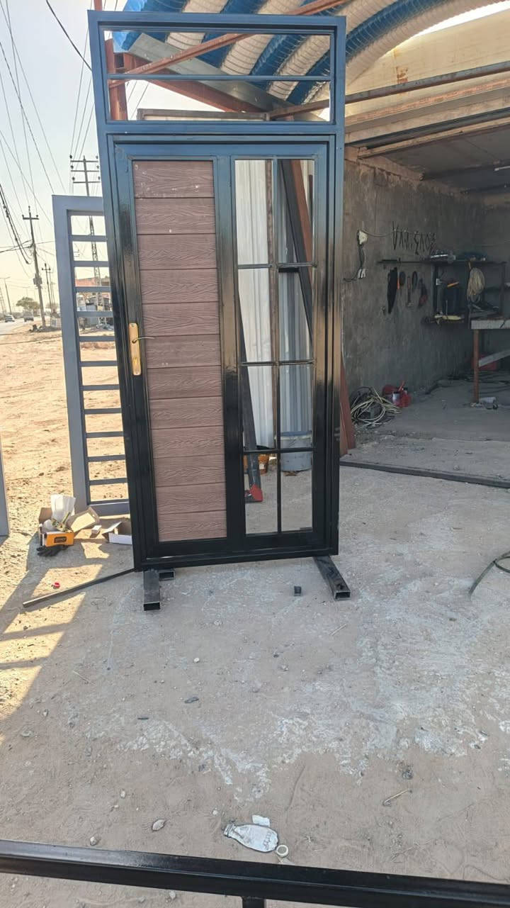 باب بديل الخشب شغل درجئ اولا حديد 2 ملم مثل ما موجود كدامكم للبيع سعر خاص للشراي ***********
