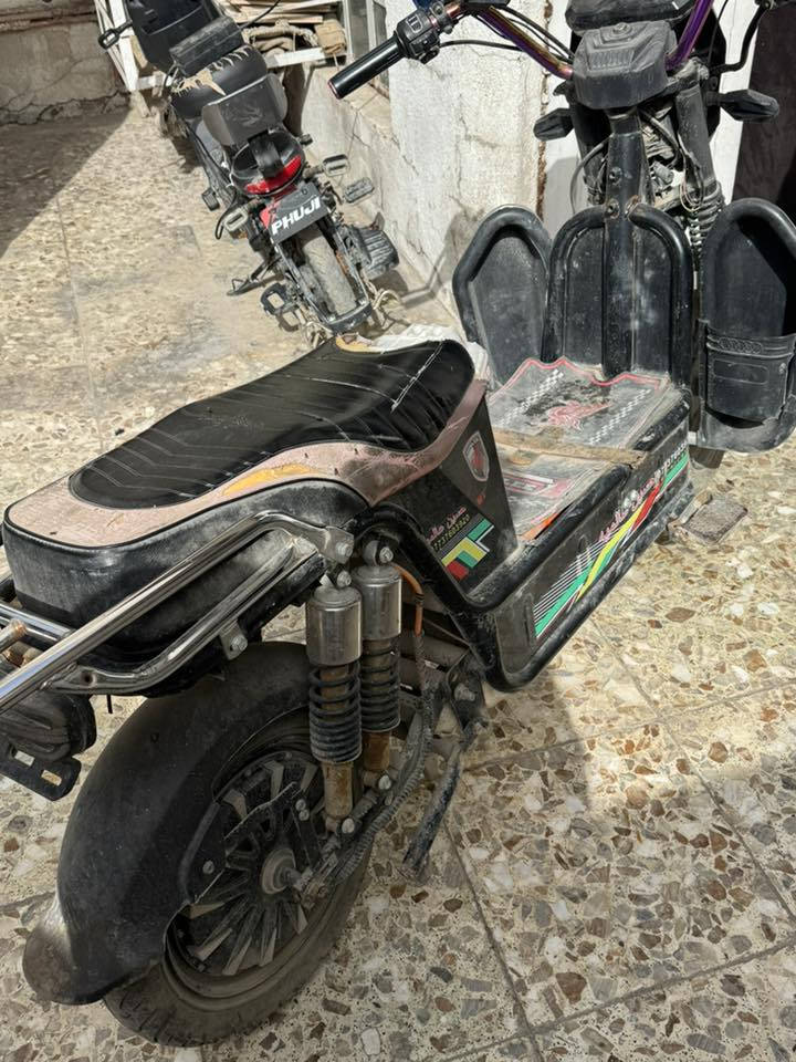 السلام عليكم دراجه شحن كامله مابيها نقص بس الكشن للبيع مكاني بغداد الزعفرانيه ***********
