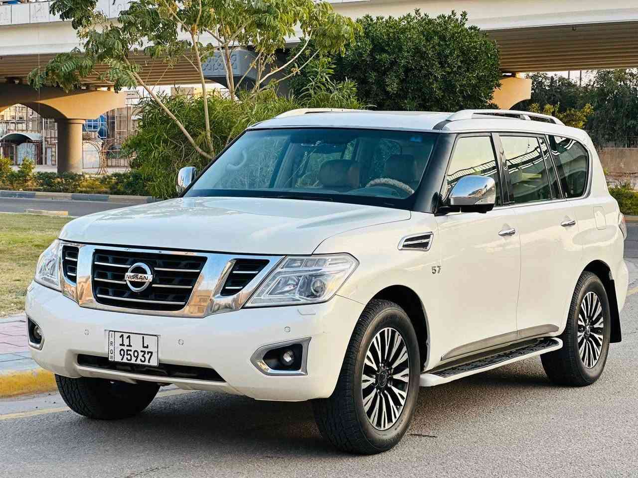 سلام عليكم نيسان بترول للبيع موديل 2010 سيف العرب فول موصفات السعر 165 وبي مجال بسيط قطعتين صبغ رقم دولي بسمي سنويه لـ30 للستفسار ***********
