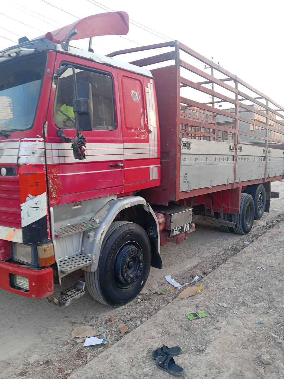 السلام عليكم سكانيا للبيع ***********
