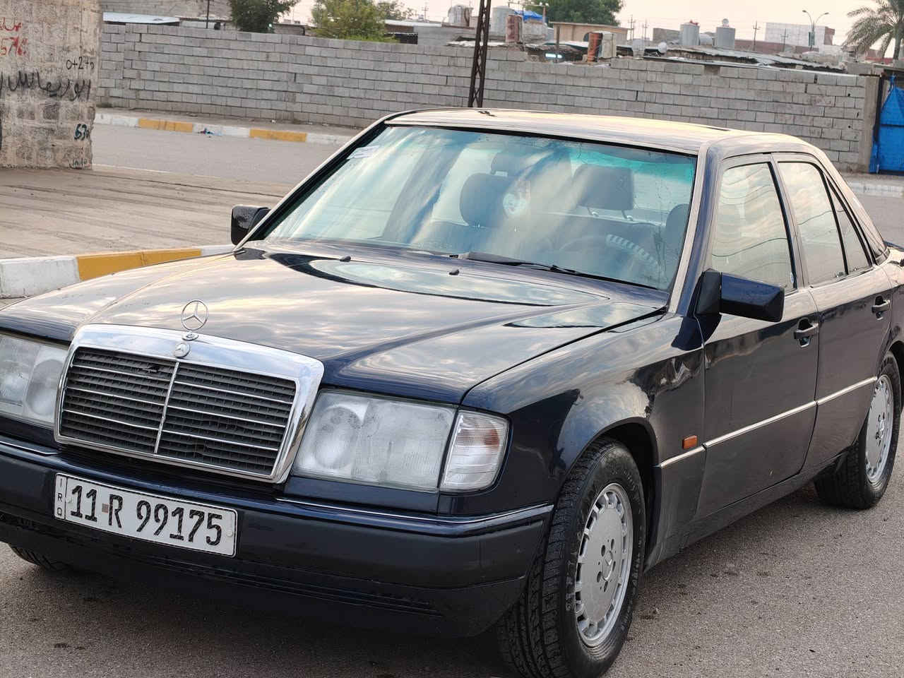 سلام عليكم مكان سياره كركوك..رقمها بغداد مشروع وطني سنويه بعدها ما ساقطه
مارسدس دب موديل 90...محرك ،،VVT.300 بطه 
كير محرك بل شرط صدر حداديه كهربائية كلها بل شرط
منظومه تبريد جديد شادلها عوزها فقط غاز...باتري  لايتات 3 الوان زنون جديد...غرفه جدديه موضحه بل صور.....ترايك بصره...سعرها 60 وبي مجال للاستفسار ***********
