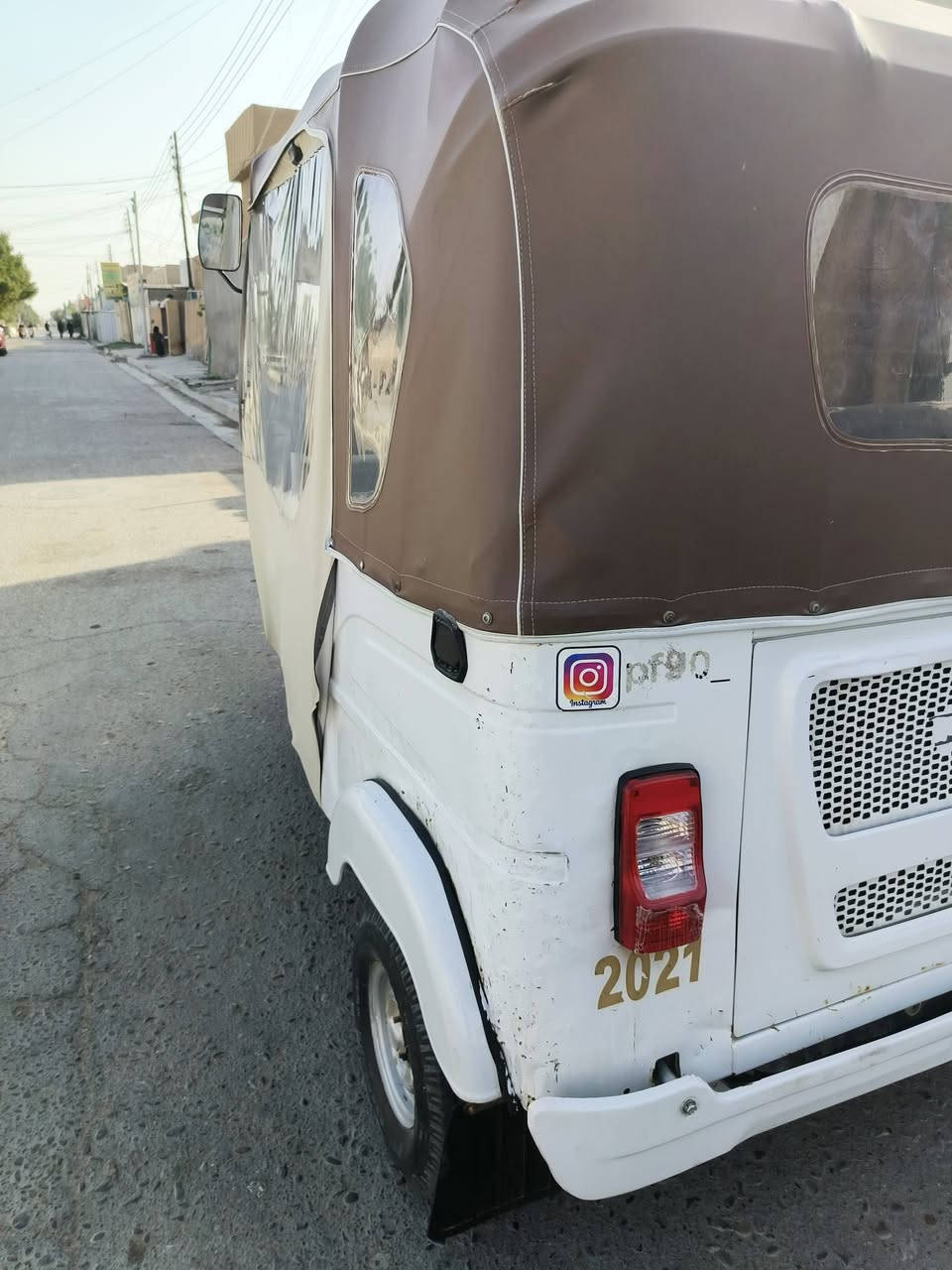 السلام عليكم تكتك 21 شهر12 يوم28 رقم وسنويه تكتك كفاله ماعده بارد قليل يم بكلايت الوره محرك اخرس تراي   مال زيرو كبل للشارع السعر7 و300 المكان جسر ديالى القديم شارع70
***********
