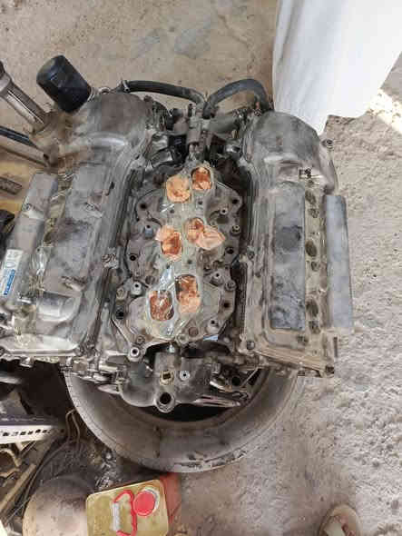 السلام عليكم يوجد تاير و يل ودعاميه ولويات ودبل هيدروليك وقبق بانزين كامل ومكينه لاندكروز مكان بغداد 
***********
