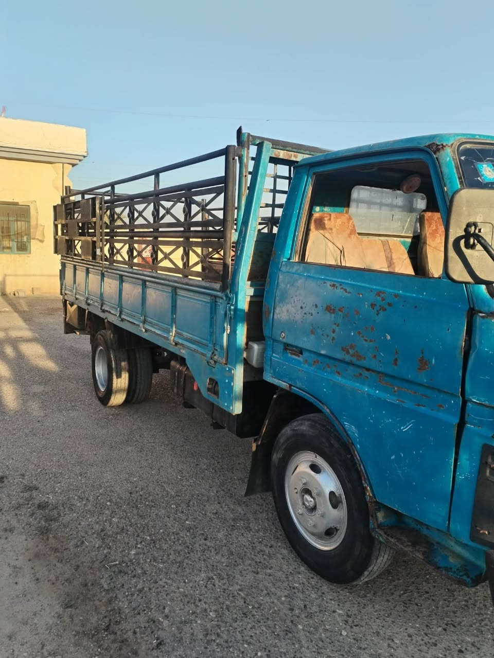 داينه للبيع موديل 80 
رقم وسنويه وهزه جديد 
كهربائيات جديده 
محرك بي تنقيص 
العنوان . بغداد 
السعر40 ورقه وبيها مجال 
***********
