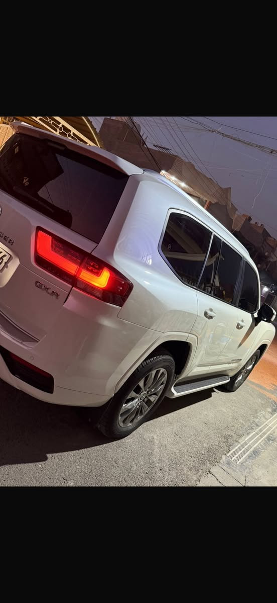 السلام عليكم لاندكروز ساز ام الضمان Gxr2024 صيانه مجانيه مكينه 4000 تنفس طبيعي المرغوب مكفوله كفاله عامه مغلفه ppf افلام حمايه ماشيه 17 الف كيلو رقم بغداد تحويل ثاني يوم ثلاث شاشات وتطبيق  وكشنات كهرباء وتبريد الاماميه معروفه مواصفاتها والسعر 73$ وبيها مجال بسيط للاتصال مكاني بغداد الزعفرانية *********** حمزة
