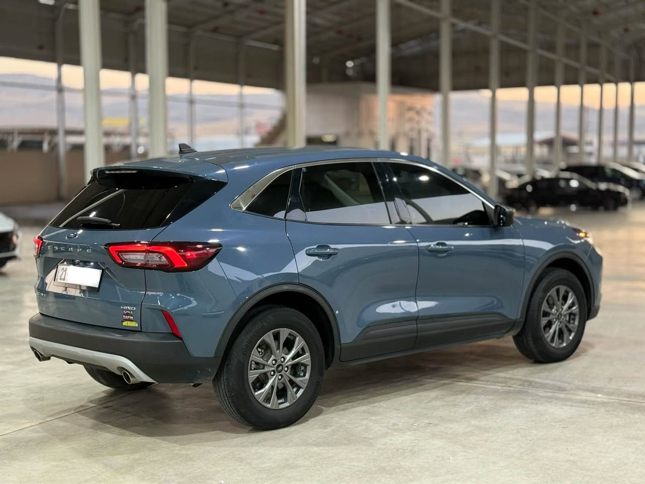 🔥 Ford Escape ACTIVE 2023 AWD Full Option 

ڕەنگ: سمنتی(چیمەنتۆی)
📅 مۆدێل: 2023
🛣️

✅ ACTIVE مواسەفات
✅ مۆتۆری 1.5L EcoBoost Turbo
✅ AWD (دەبل ئەکسڵ)
✅ گێچی ئەلیکترۆنی(دیجیتال)
✅ شاشەی گەورە
✅ Auto Start/Stop
✅ Auto Hold
✅ لایتی LED پێش و دوا + Auto Light
✅ کوشنی هیتەر
✅کوشنی کارەبا
✅ سوکانی هیتەر
✅ کارپلەی (Apple CarPlay)
✅ کامێرا + ڕاداری خەتی جادە + 360 Sensor

دوو پارچە کلێری هەیە بێ ناو بێ بێڕباگ 
✅ یەک دینار مەسرەفی تێدا نییە.
✅سياره كه  ره قه م كراوه
لە سلێمانیم 
١٣٢$گەلا 

📞 ***********
📞 *********** السليمانية, العراق
