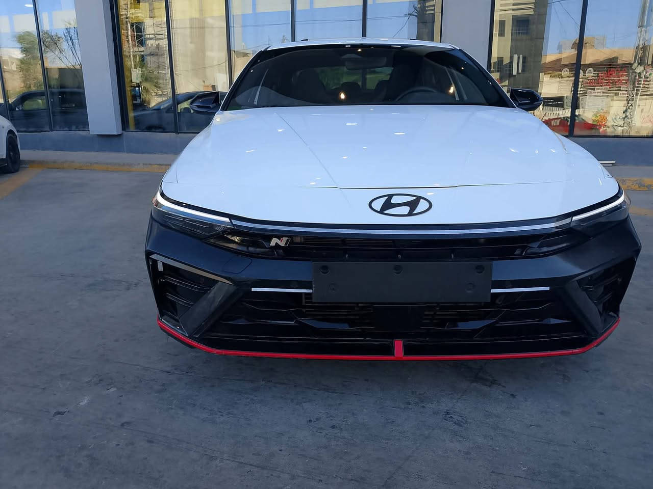 مساء الخير
النترا N  مديل 24 فول مواصفات حرة بأسمي بدون رقم ماشية 500 ميل گير اوتاماتيك محرك 2000 تيربو حادثهة تبديل جاملغ ايمن وبنيد  ومبدلة لغد الايمن اخوان السعر قفل 145 $
مستعجل على بيعتهة الي تعجبة اهلاً وسهلاً والما تعجبة على راسي واني الممنون للأستفسار الاتصال ***********
مكانهة بغداد الحرية 
رقم الشاصي KMHLW4DK6RU021189
