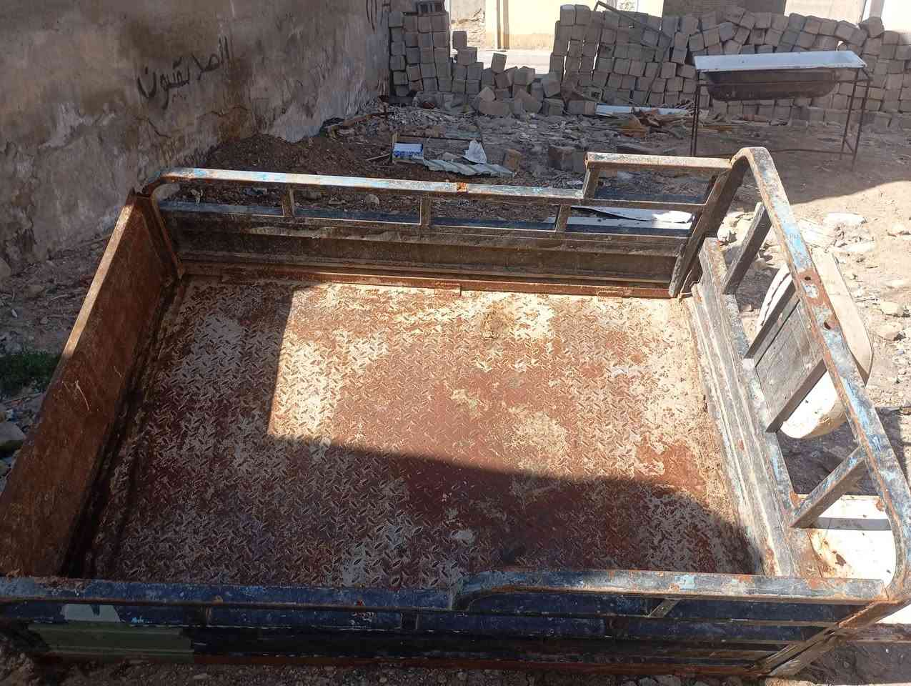 بدي ستوته للبيع عوزه بس صبغ  لا خياس ولا شي مكاني فلاحيه ***********
