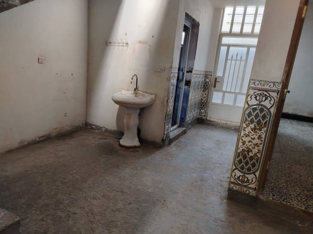 مشتمل اللأيجار قرب جامع الشمري خدمات كامله ***********
