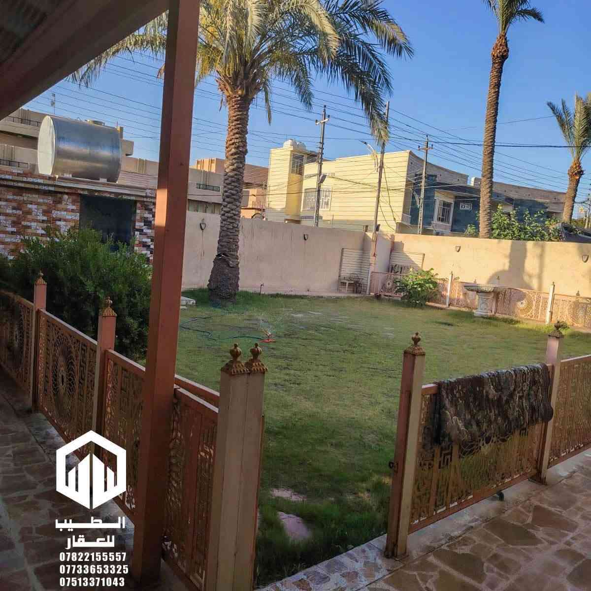 بيت للبيع
في الفلوجة حي الضباط الاولى خلف صيدلية رفقة شارع نافد على باب الطوارئ السابق 
 
تسلسل ( 45 )
المساحة : 600 م 
الشارع : 12 
نوع الملك : طابو صرف سند 
بإسم شخص واحد
السعر: 1.350للمتر وبيه مجال

طابق اول:
غرفتين
 3 حامات
صالة كبيرة 
ديوانية 
هول
 مطبخ حار وبارد
كراج جبير 
وحديقة جبيرة
طابق ثاني:
3 غرف 
ومطبخ وصالة جبيرة

بناء الثمانينات 
وتم ترميمه مؤخراً
 
للإستفسار مراجعة 
#مكتب_الطيب_للعقار
عنوان المكتب : مجاور مجمع الشفاء- مقابل دائرة الكهرباء
للاتصال : 
***********
***********
***********
#عقارات_فلوجة 
#عقارات_للبيع 
#عقارات_الانبار
