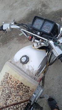 للبيع تايكر أوراق كامله كهربائيات كله شغاله عدادات تخم تايرات ٢٠٢١ 078...