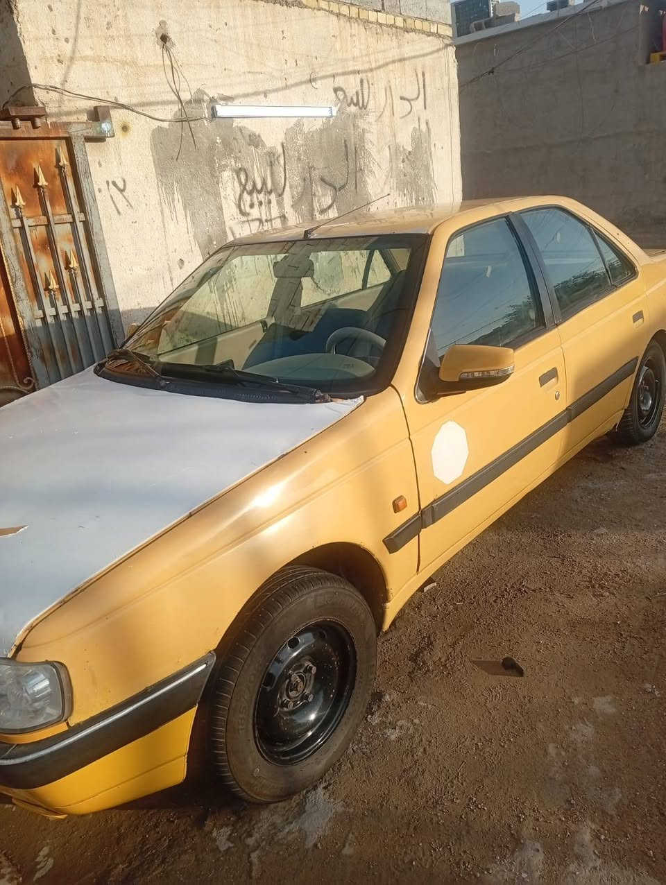سلام عليكم بيجو للبيع ٤٠٥ موديل ٢٠١٠ سياره مكينه وكلج جدد بعدهن بل ضمان سياره حلوه خير من الله يرادله ترتيب بسيط مكاني بغداد رقمه دولي بغداد  مصفره من كلشي السعر ٣٠ بيه مجال الاتصال ***********
