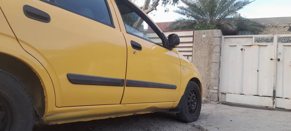 سلام عليكم سيارة طيبة موديل ٢٠١٥
سيارة حلوه ونضيفة مكفوله من الضربه عدا شبر بالجاملغ الخلفي على كد شبر  مكينه مفتوحه مجفت رنكات قبل ٣ أشهر صدر جديد قبل شهرين شديته  
سنوية ساقطة وعليها غرامة ٢٠٠ ألف وهيئة ٤٢٠ ألف
عارضها ب٣٧ وبيها مجال وبالنسبة للغرامات نتفق عليها وسهله 
مكانها بغدادالجديدة  
***********

