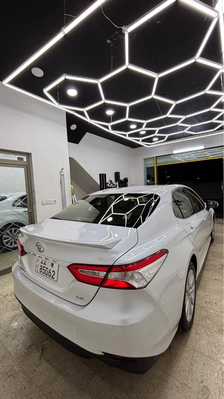 السلام عليكم 
كامري 18 سردار 
Le السيارة ماشي 90 الف 
بيهة الدعامية الامامية صبغ 
وبارد بهلال الجاملغ الامامي اليسرة 

السيارة ما بيهة اي مصرف 

للاستفسار 

‭0770 795 6116‬
السعر 
200 ورقة وييهة مجال بغداد, العراق
