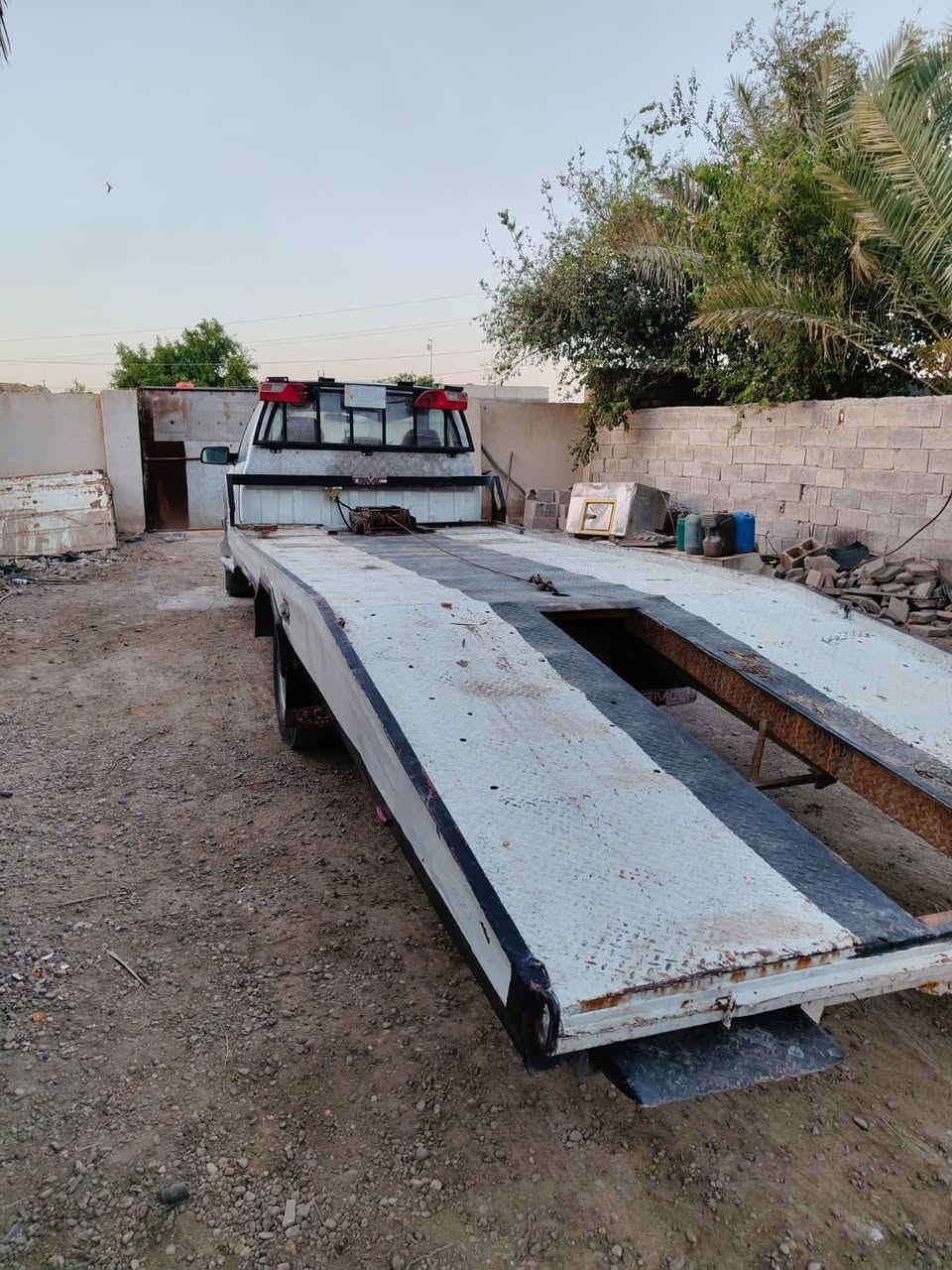 شوفرليت  كرين سطحة موديل 91. هاف لوري بلادي .كرين بلسنوية. مكينة كير حدادية خير من الله.   تخم تاير.   باتري جديد تحويل ثاني يوم. السعر  30 مكلف بل نشر. الرقم /***********.
