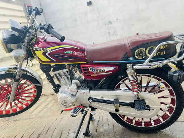 سيفان للبيع
او مراوس
السعر ٧٠٠
***********
