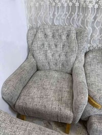 تخم عشر مقاعد للبيع اخو الجديد سعره 600 والاتصال بهذا الرقم 0770473036...