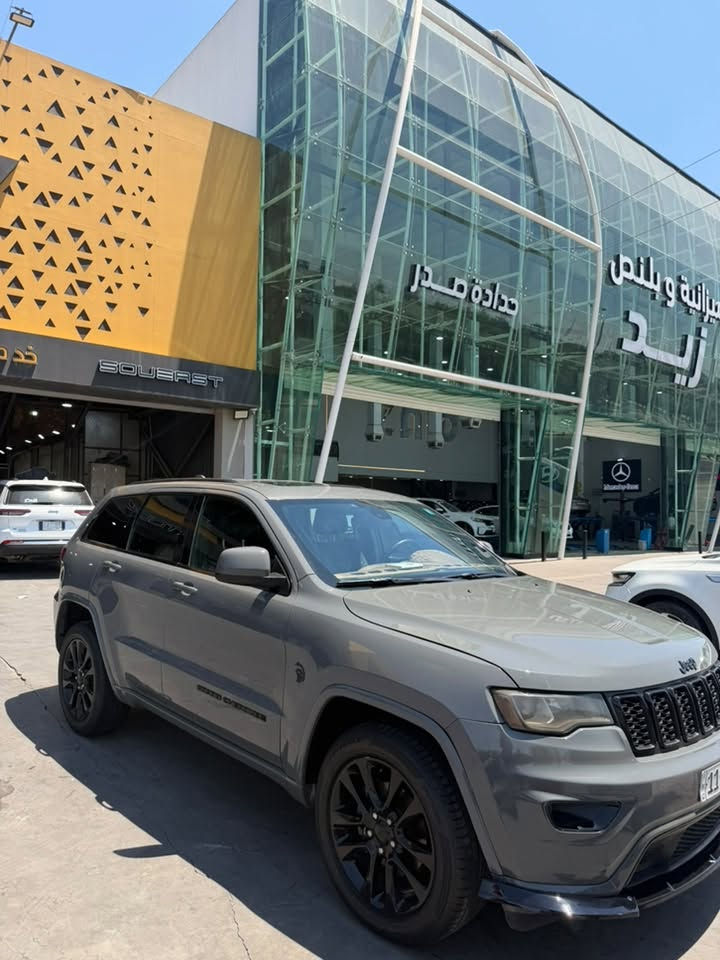 بيع سريع جيب كراند شيروكي 2019بلاك توب فول موصفات فتحه بصمه كشن كهرباء تدفئه تبريد بلل كشن قطعتين تبريد رادار حساسات كير ومكينه مكفولات شرط الفحص صدر وحداديه وكهربائيات مكفولات بيه 4قطع صبغ السعر 185بيه مجال بسيط اتصال او واتساب ***********مكاني بغداد الكرخ
